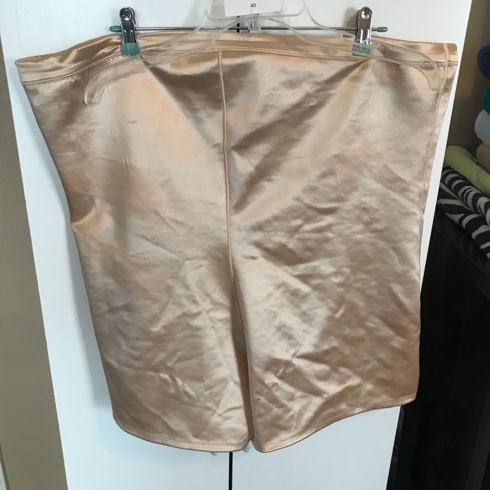 ASOS body shaper - Picture 4 of 6